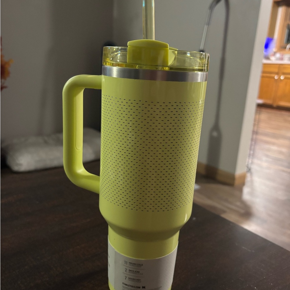 Stanley Calia Bright Yellow Green Tumbler - Picture 4 of 8